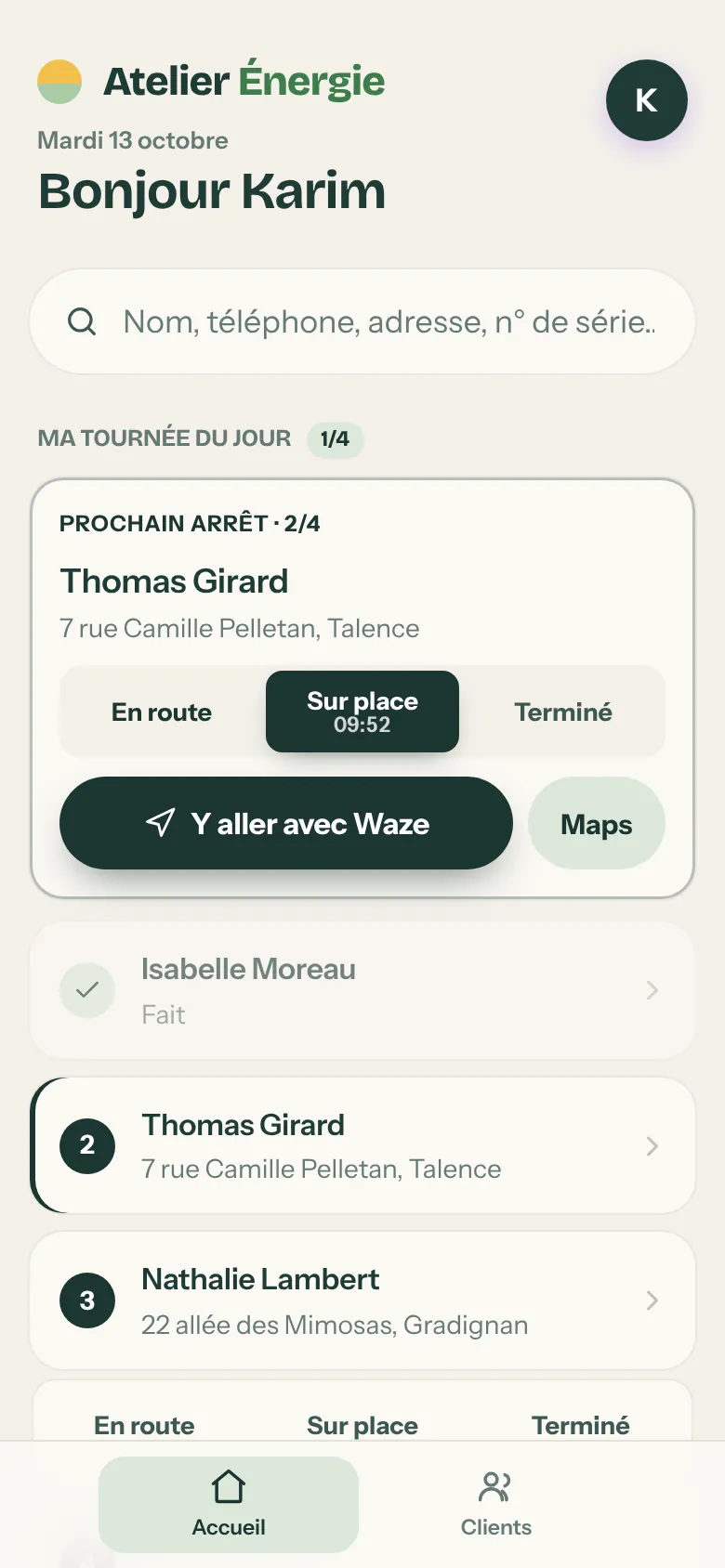 Application du technicien sur téléphone : Bonjour Karim, Ma tournée du jour, prochain arrêt Thomas Girard